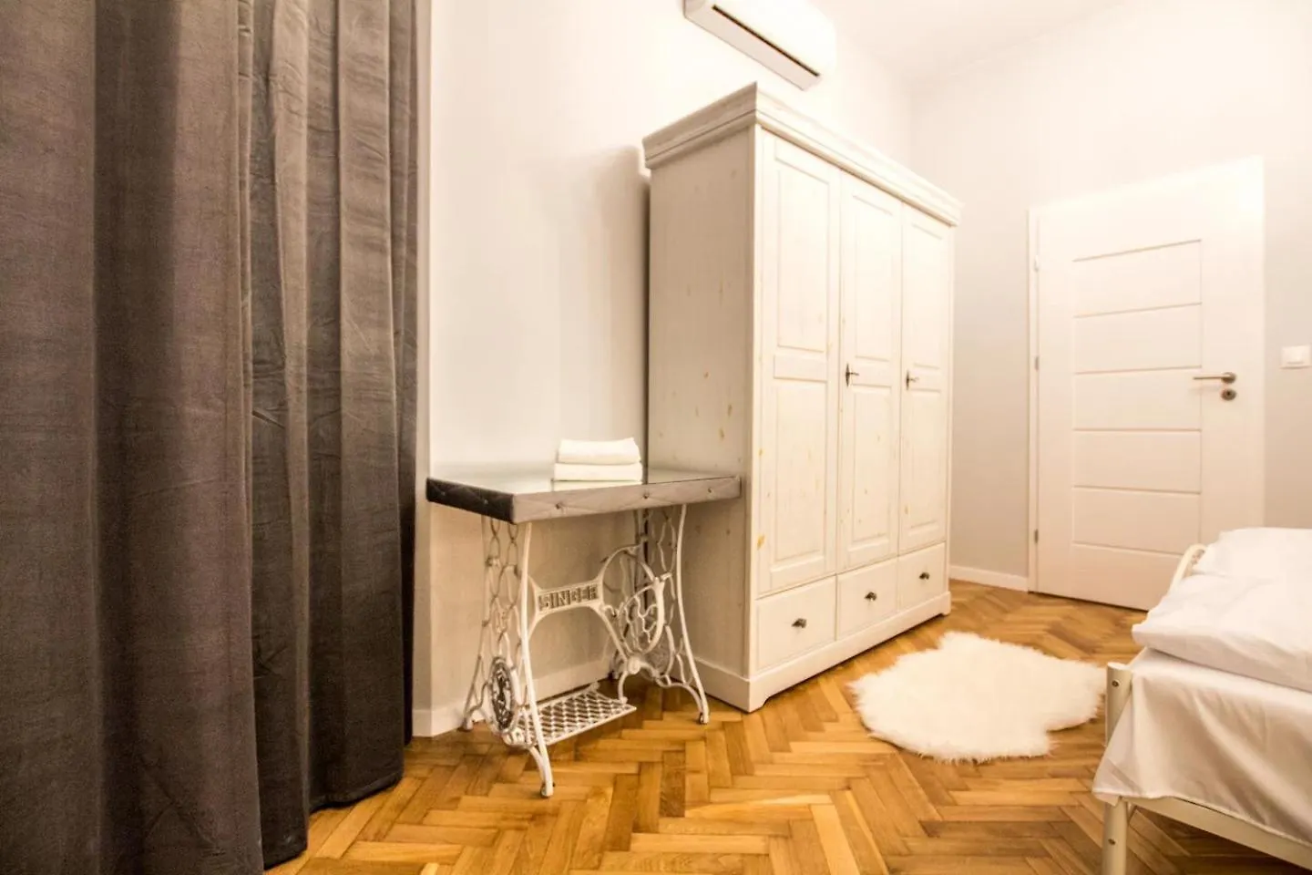 1-Bedroom Apartment - Kazimierz- Starowislna 54 Krakow Poland